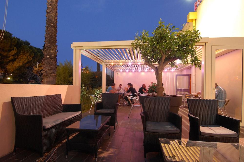 The Originals City, Hotel Nimes Costieres, Ex Inter Hotel Exterior foto
